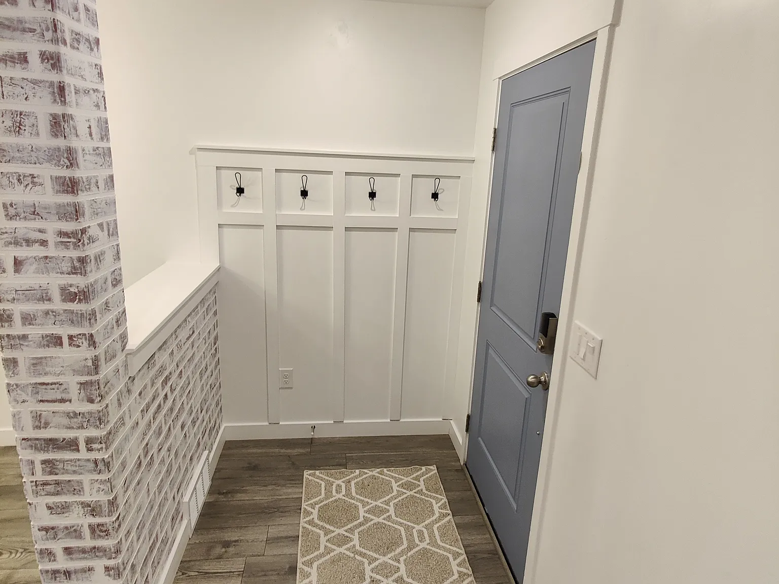 3 bed, 1400 sqft, $1,999 — Photo 2