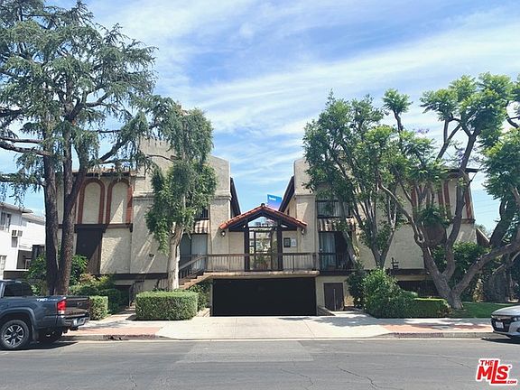 3rd image of 10817 Whipple St APT 20