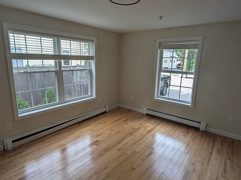 30 Knight St #1 — Photo 1