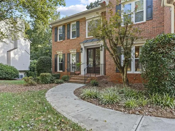 2637 Forest Meadow Ln, Lawrenceville, GA 30043