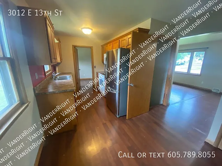 3012 E 13th St — Photo 1