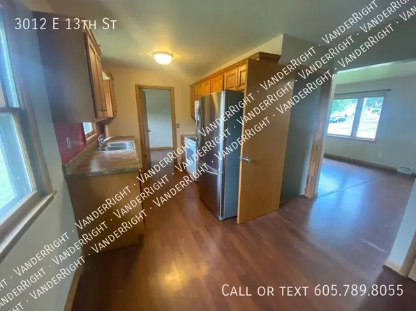 3012 E 13th St, Sioux Falls, SD 57103