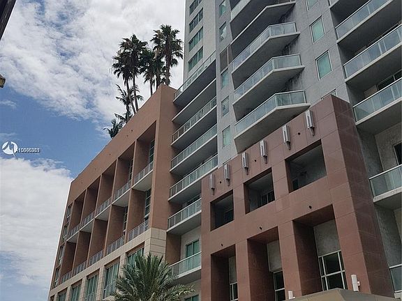 3rd image of 253 NE 2nd St APT 3008
