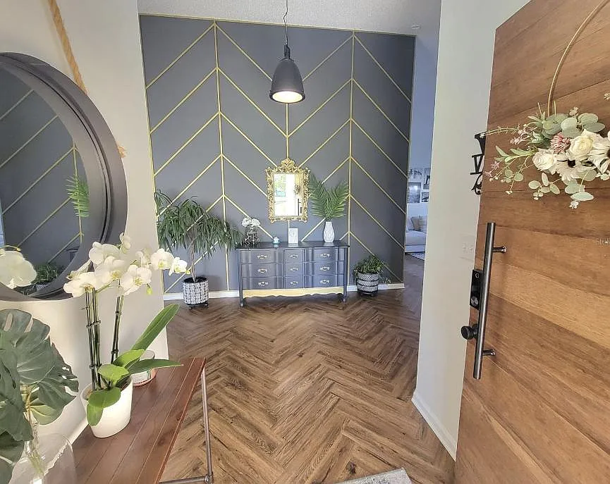 4 bed, 2208 sqft, $2,300 — Photo 2