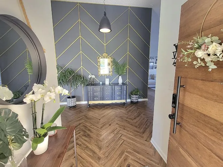 908 Alsace Dr — Photo 2