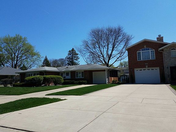 3rd image of 15 N Waterman Ave