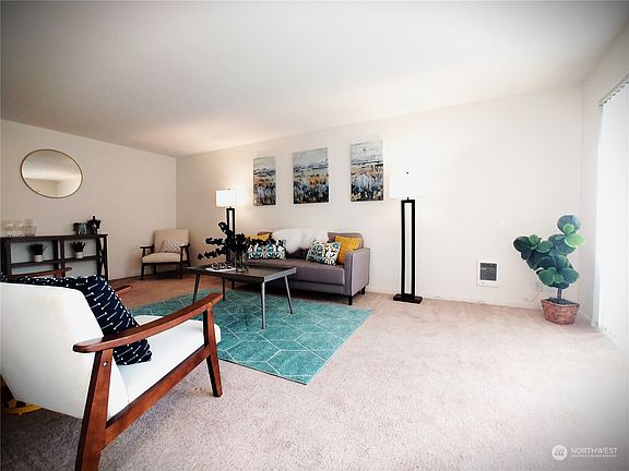 3rd image of 12631 NE 9th Pl APT C208