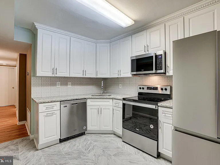 2210 Springwood Dr #207 — Photo 13