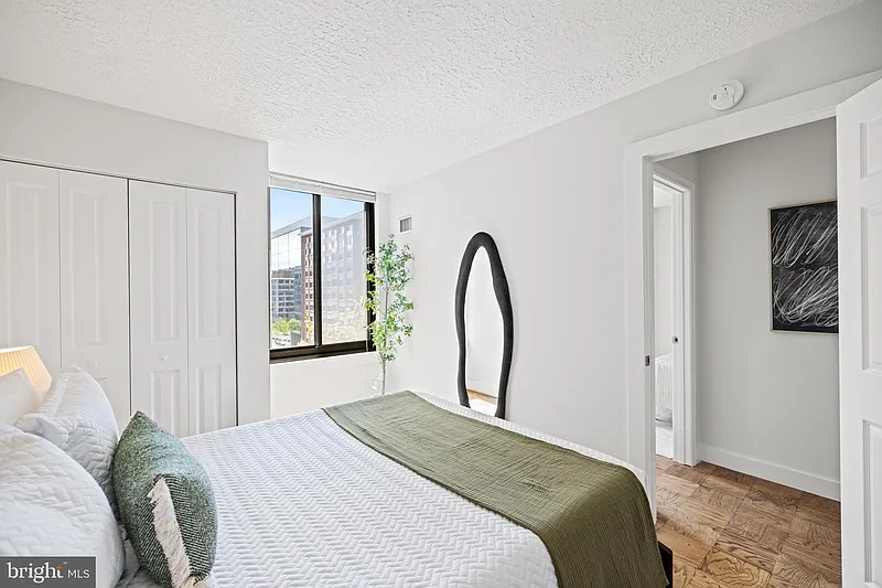 Thumbnail 19