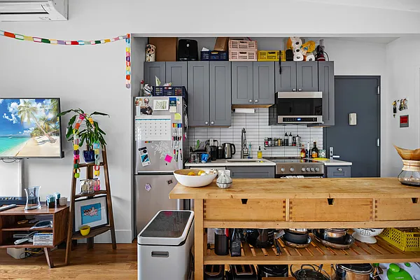 Rented by Corcoran | media 18