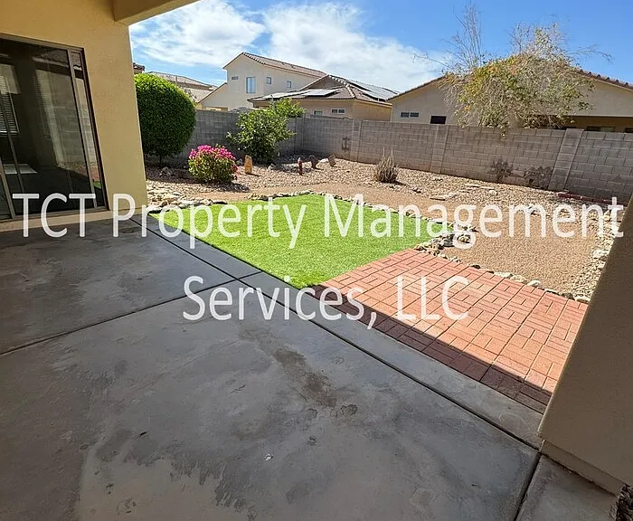 12128 W Tara Ln — Photo 16