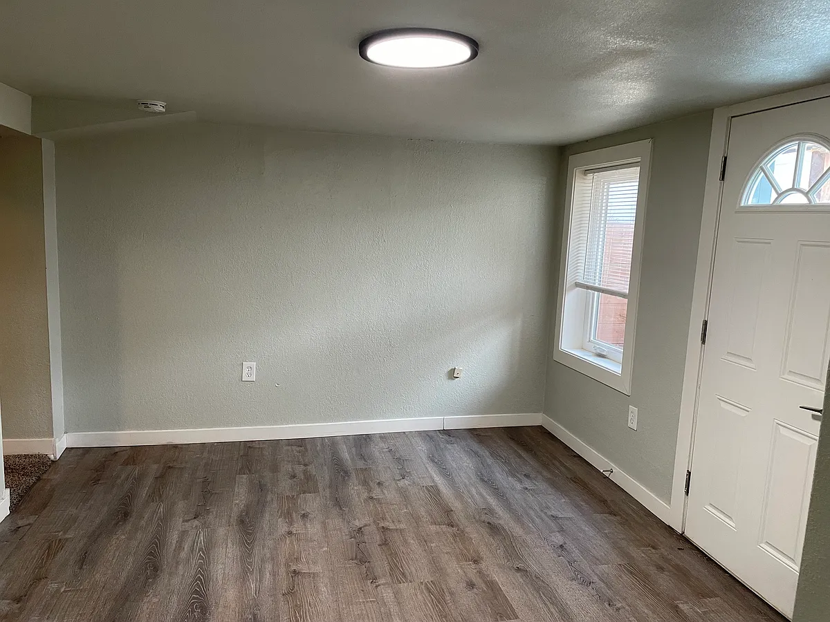 Living Room - 500 23rd Ave #B