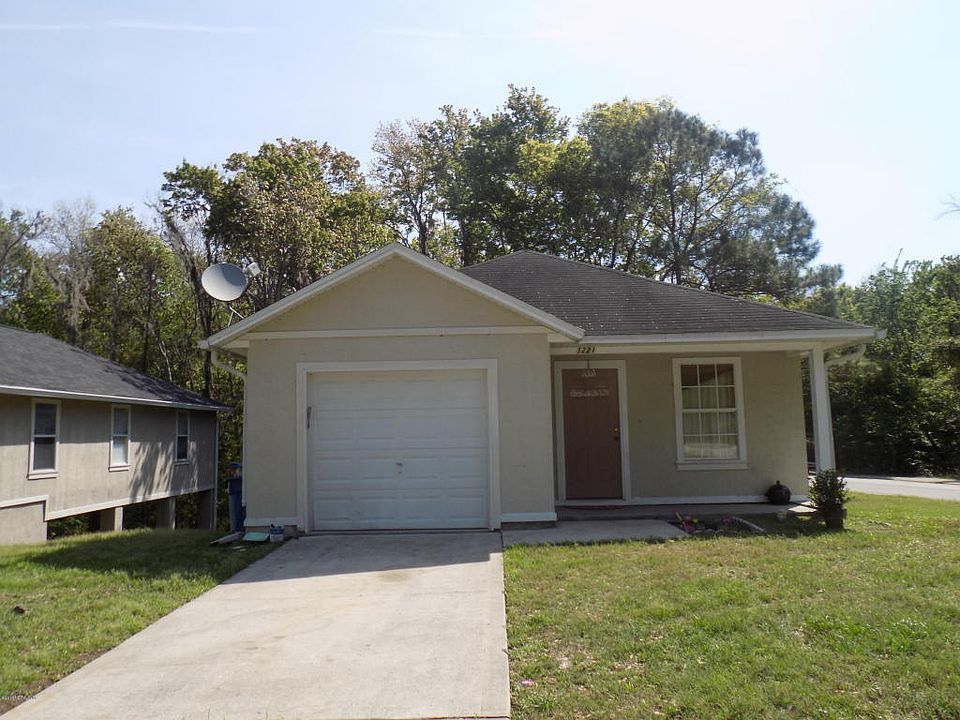 1st image of 1221 Homard Pl