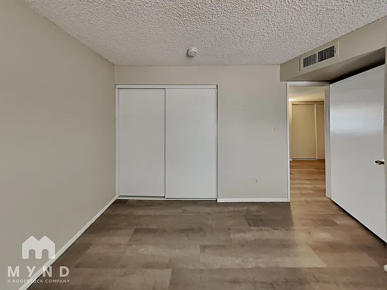 7233 W San Miguel Ave — Photo 16