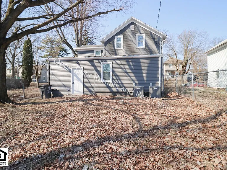 2323 Fox Ave — Photo 11