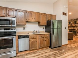 3682 Coral Cove Ln NE, North Liberty, IA 52317