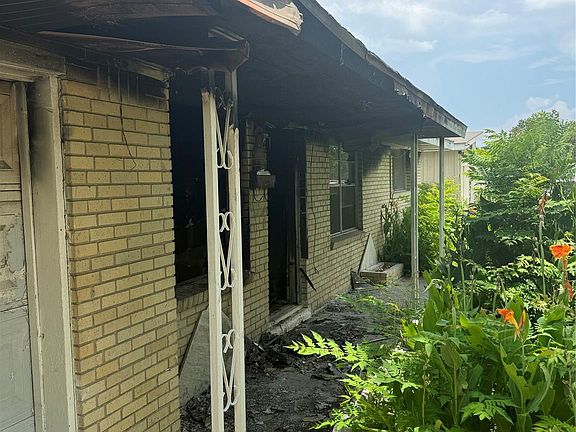 3rd image of 4211 Tavenor Ln