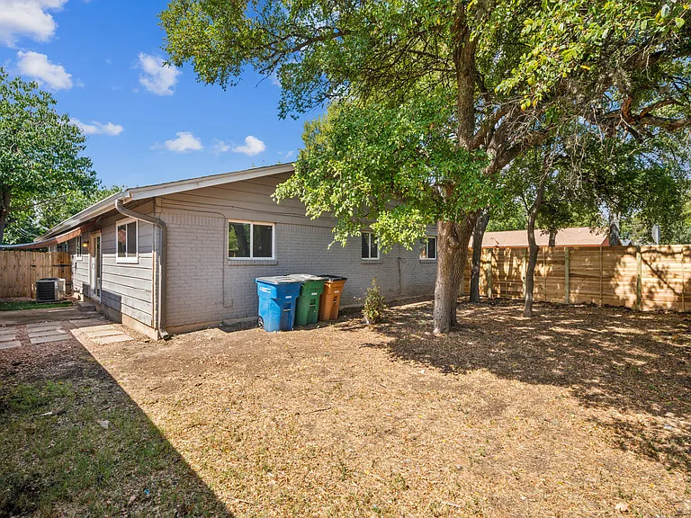 5009 Brighton Rd — Photo 9