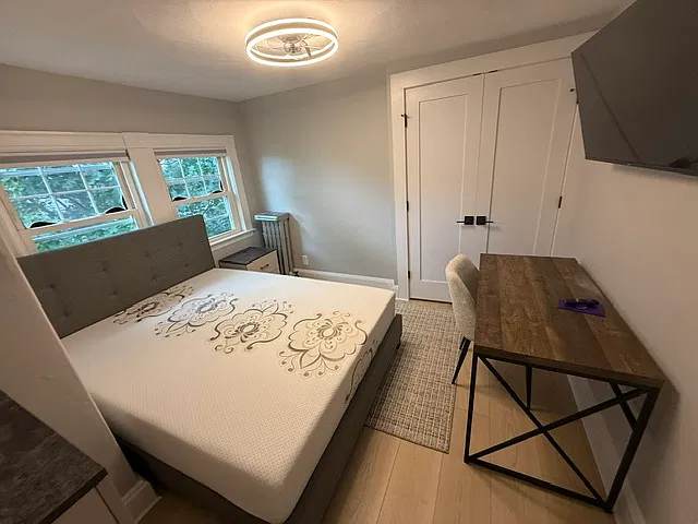 4 bed, $6,000 — Photo 3