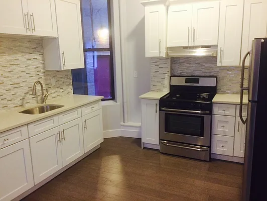 Rented by Urban Real Estate Property Group Inc | media 16