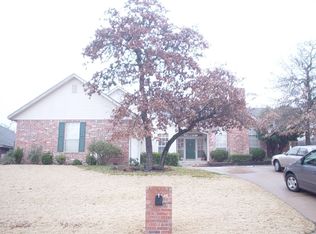 1404 Woodbury Cir, Edmond, OK 73034