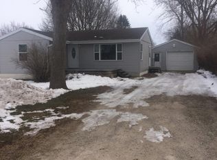 1620 Summer St, Grinnell, IA 50112