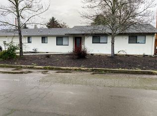 1450 NW Ulrich Ct, Roseburg, OR 97471