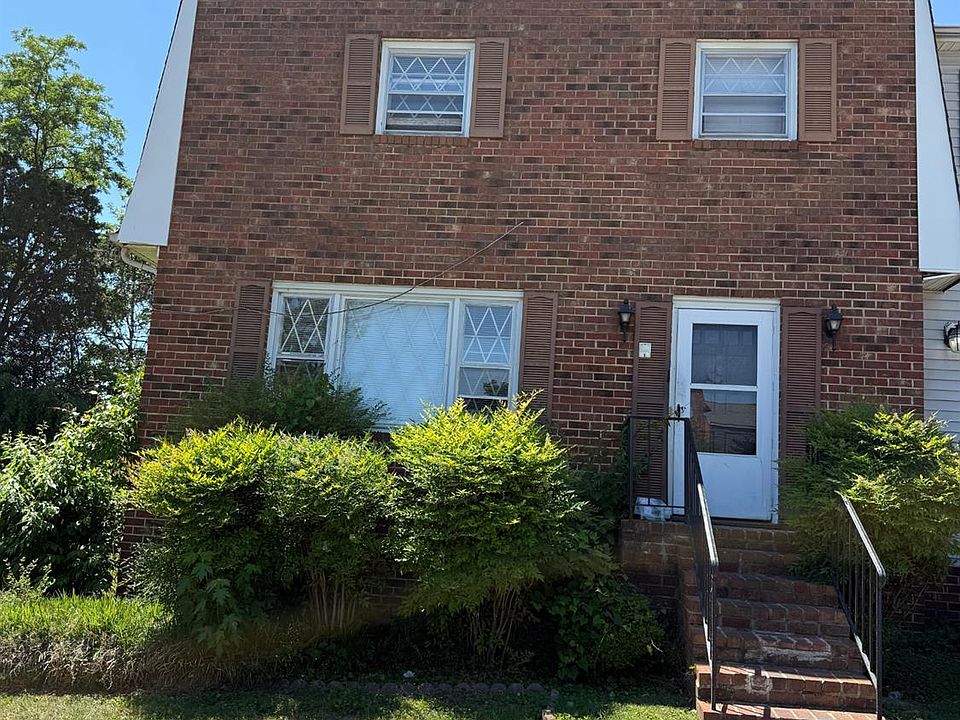 1st image of 117 Holmes Cir