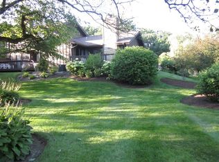 42W399 Hawthorne Ct #0, St Charles, IL 60175
