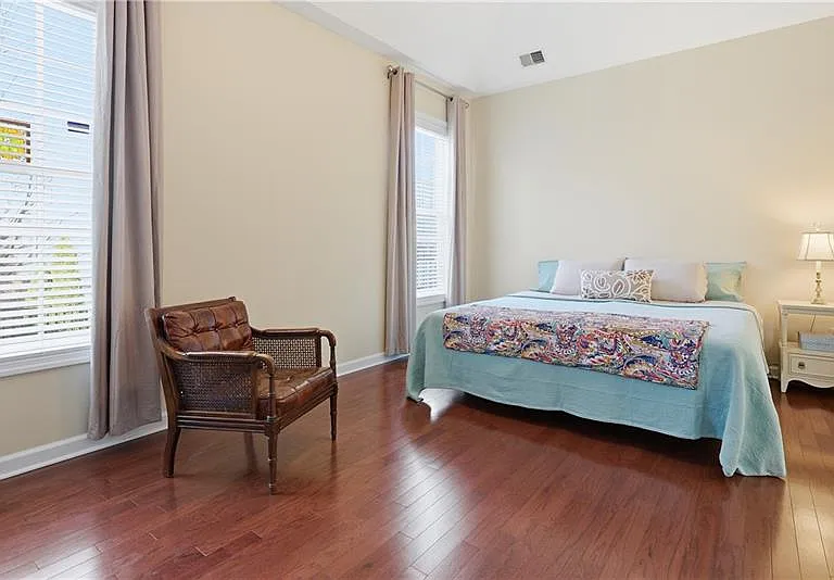 819 Strasburg Dr — Photo 24