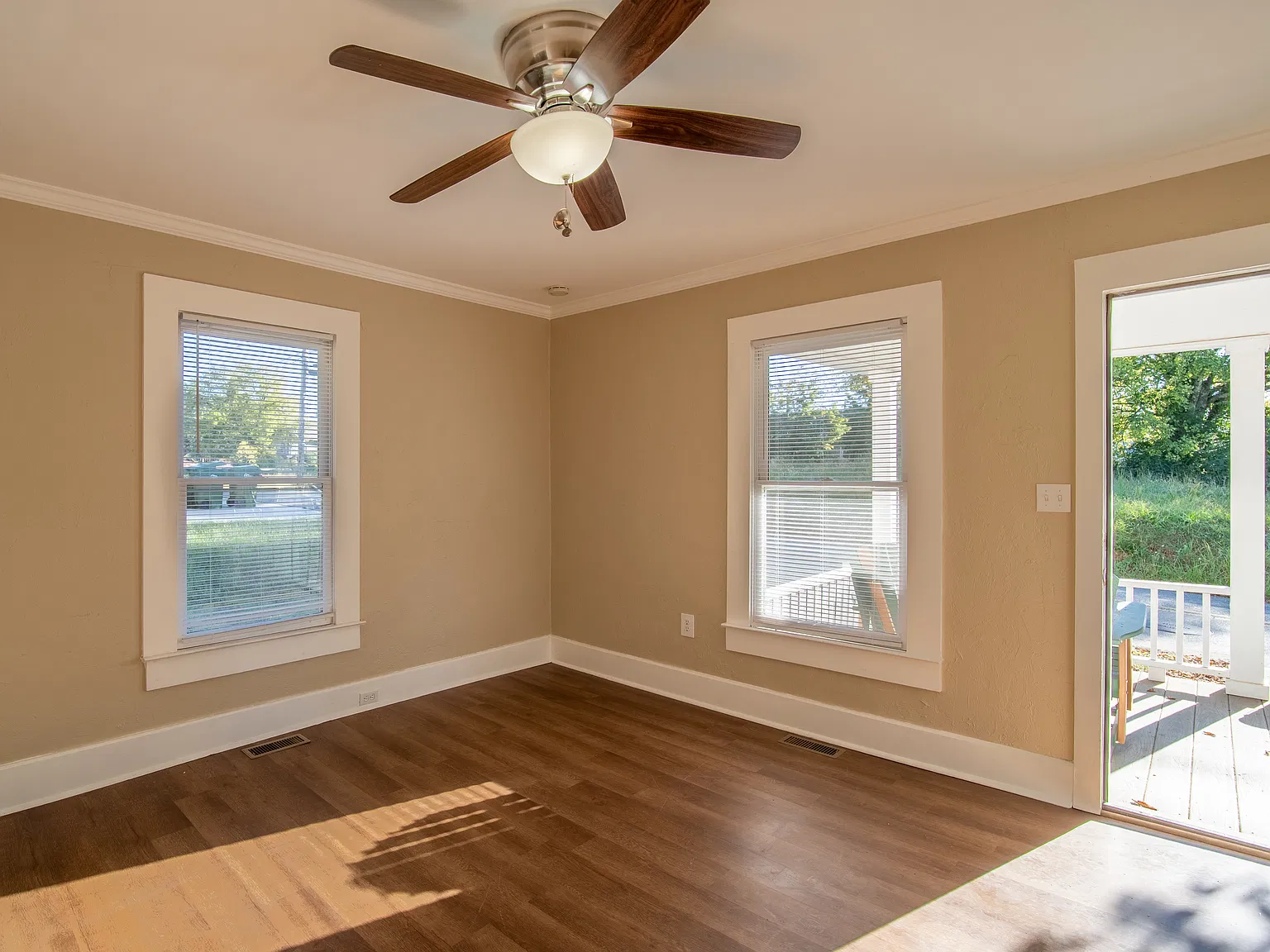 2 bed, 944 sqft, $1,800 — Photo 4