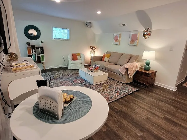 122 Phillips Cir #2 — Photo 4