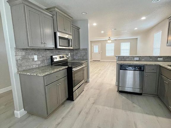 5th image of 1402 E 19th St