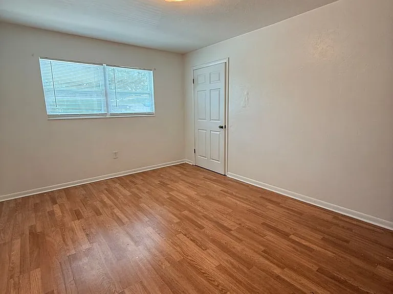 2614 SW 31st Pl — Photo 13