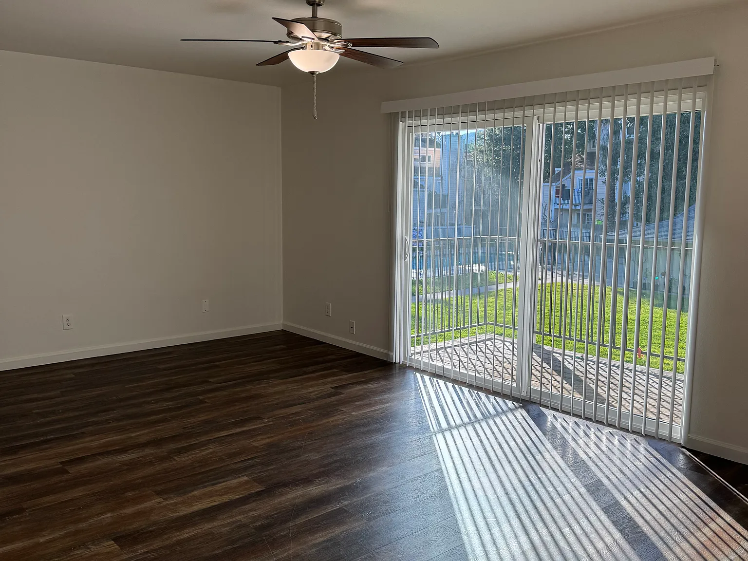 2591 Laurel St — Photo 4