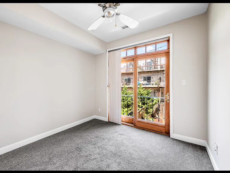 1346 Towson St — Photo 14