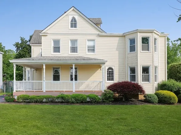 92 Main Street, Helmetta, NJ 08828