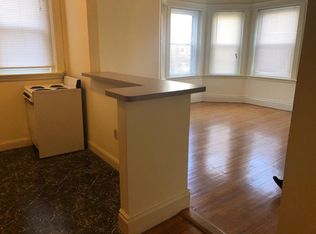 98 Queensberry St APT 10T, Boston, MA 02215