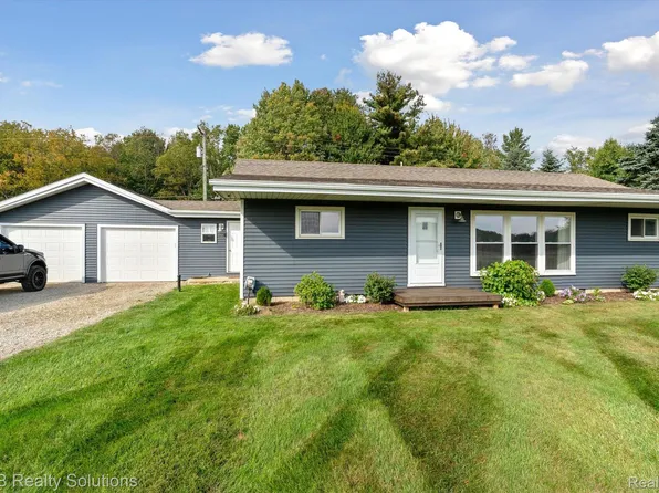 1661 Burnside Rd, North Branch, MI 48461