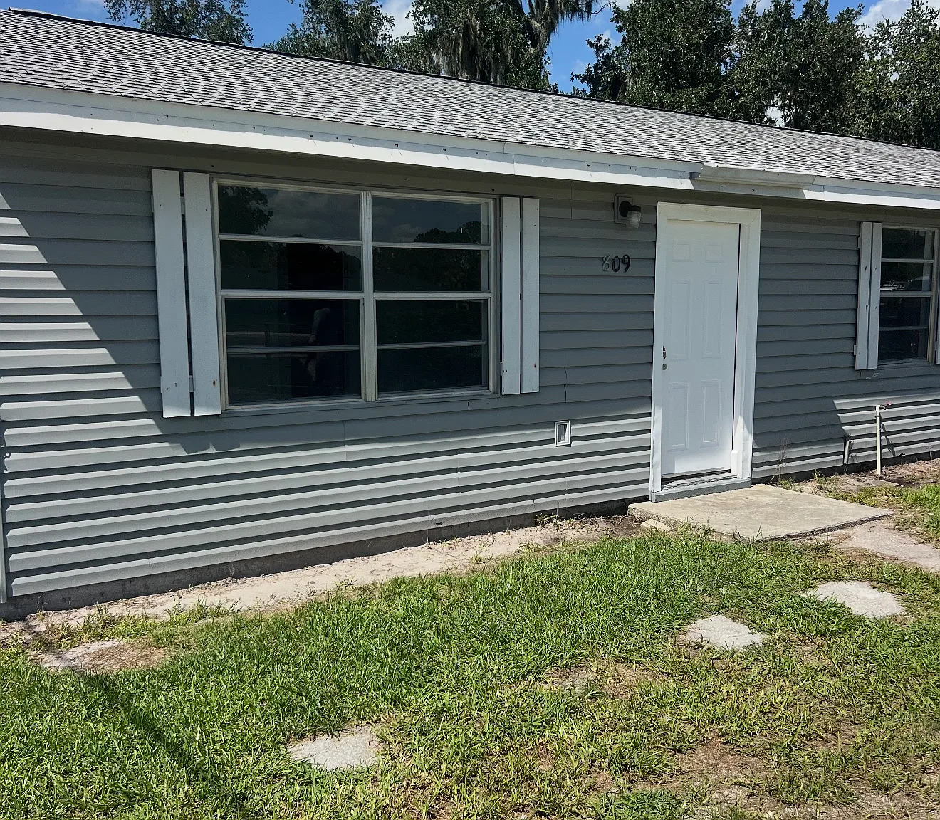 2 bed, $1,300 — Photo 1