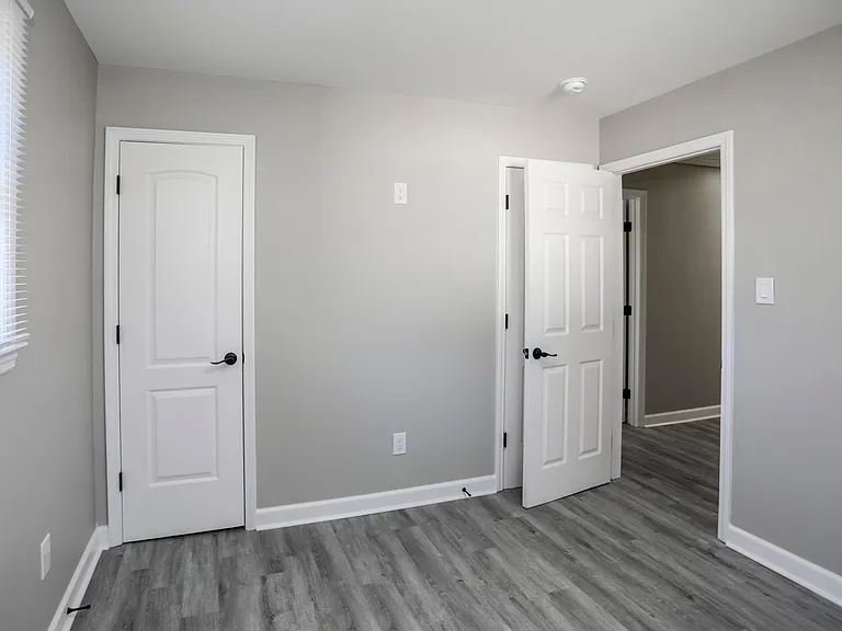251 Anderson Dr — Photo 17