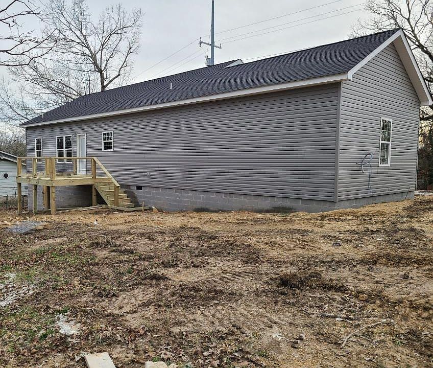 2nd image of 1505 Crabtree Rd