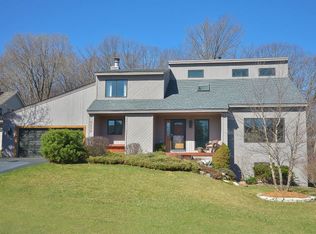 8432 Xylon Cir, Bloomington, MN 55438