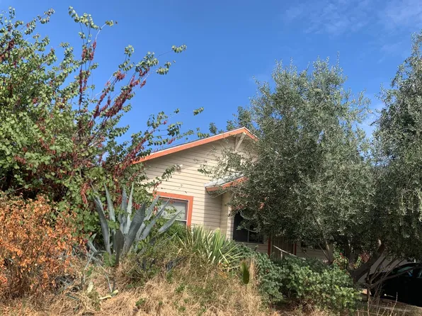 3051 E McKenzie Ave, Fresno, CA 93701