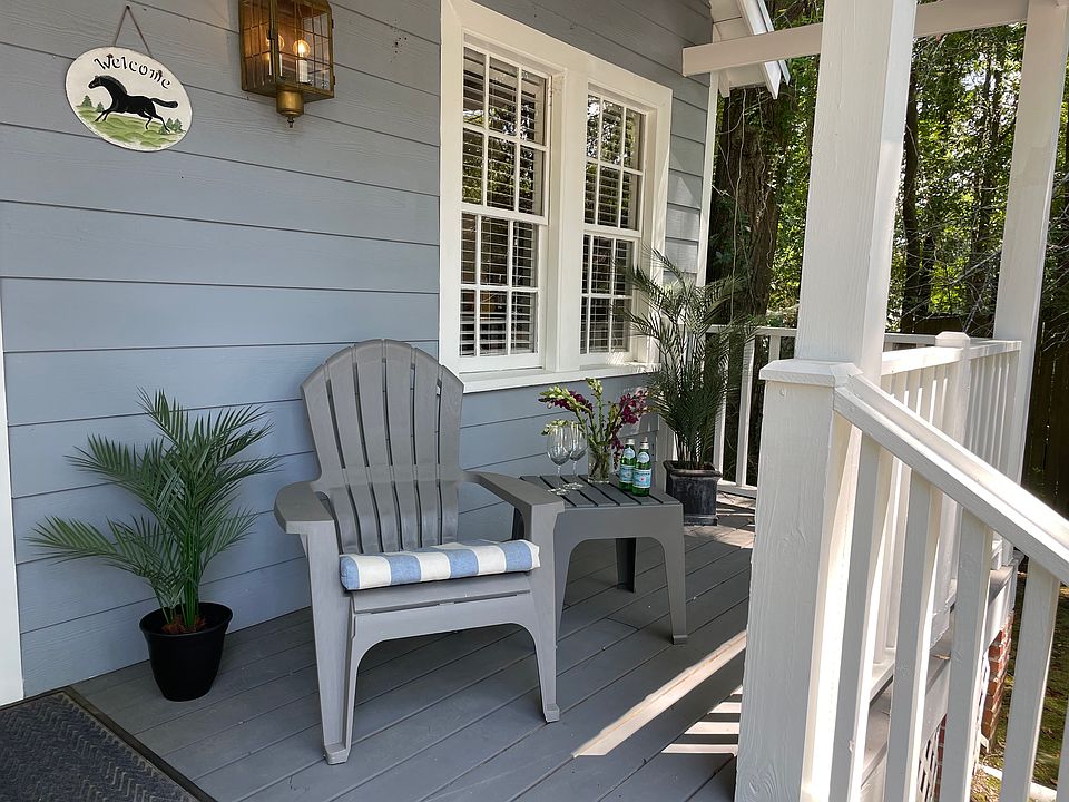 Enjoy the comfortable verandah.