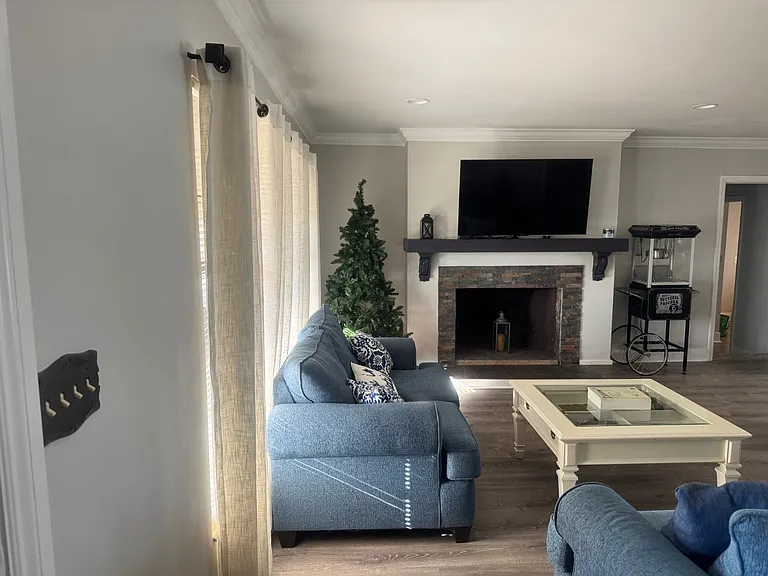 734 Memorial Dr — Photo 13