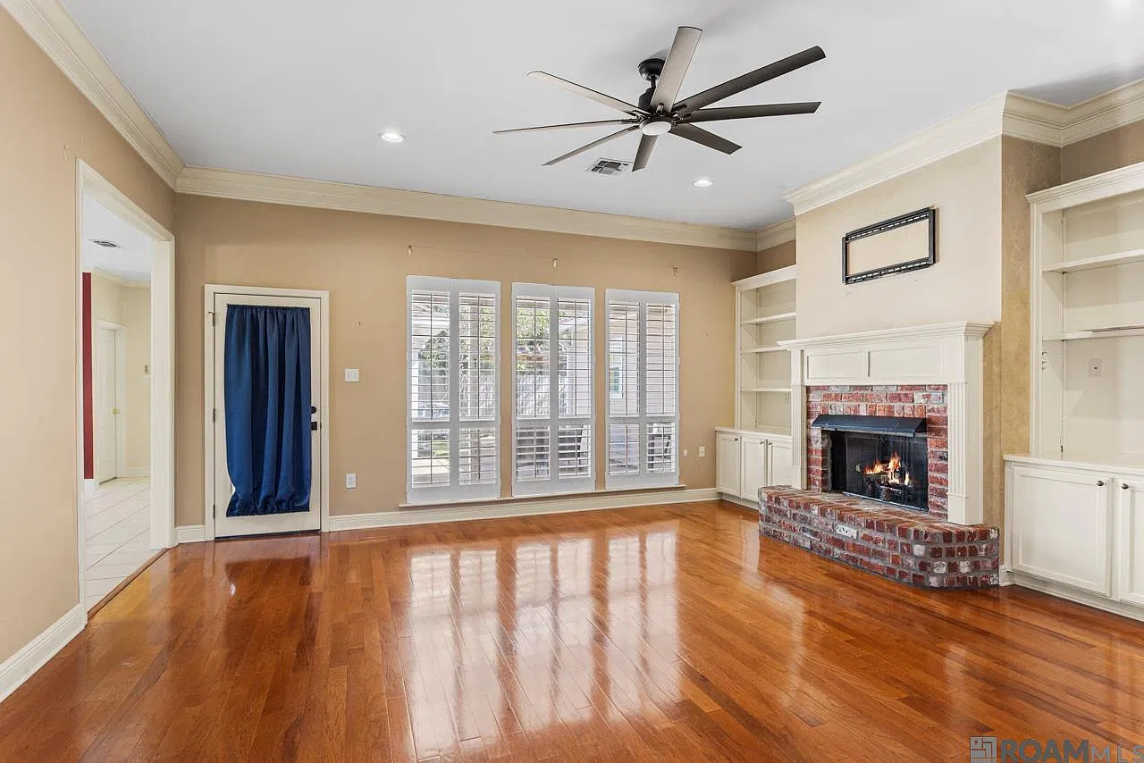 3 bed, 1875 sqft, $2,500 — Photo 2