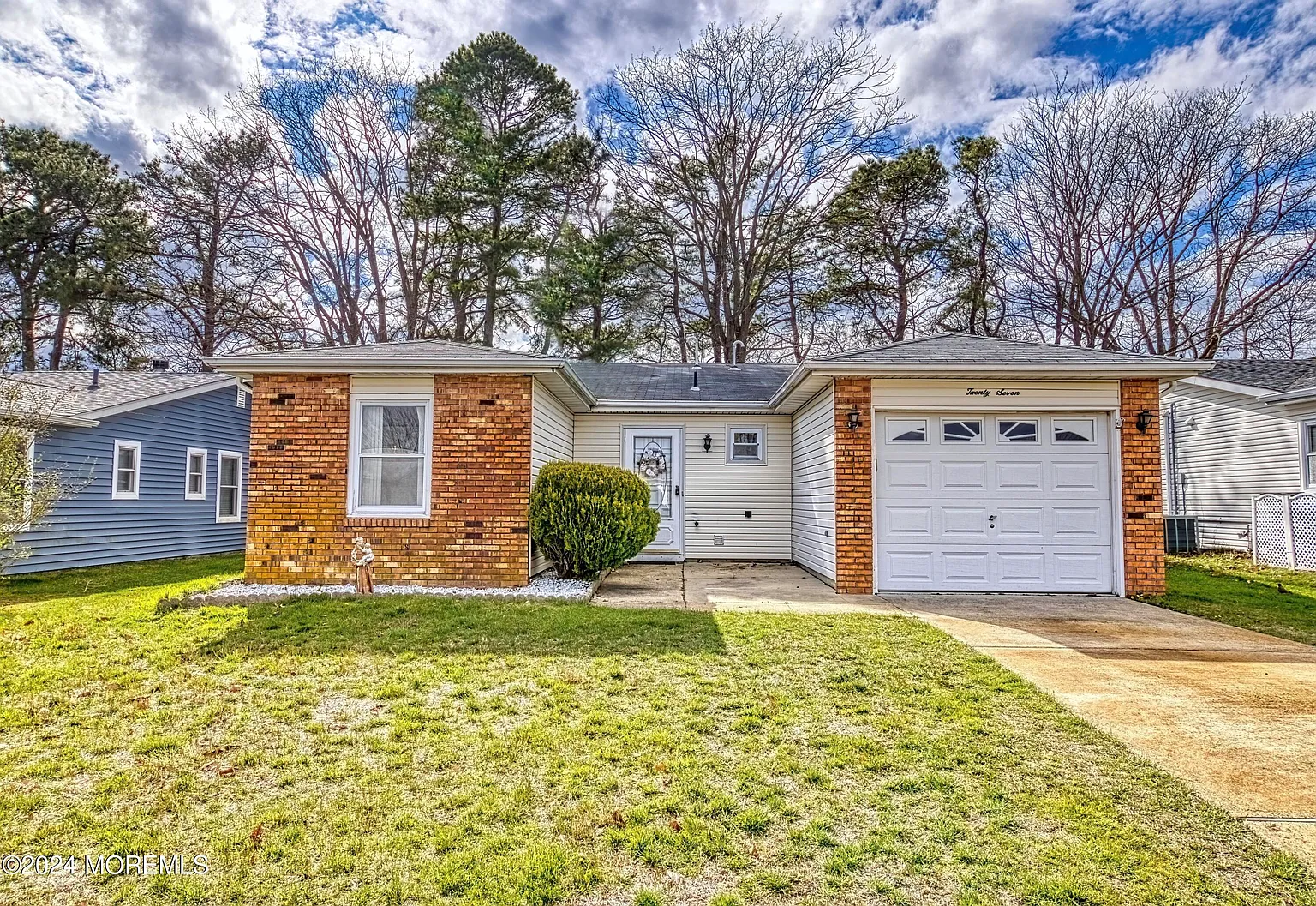 27 Kent Drive photo 1