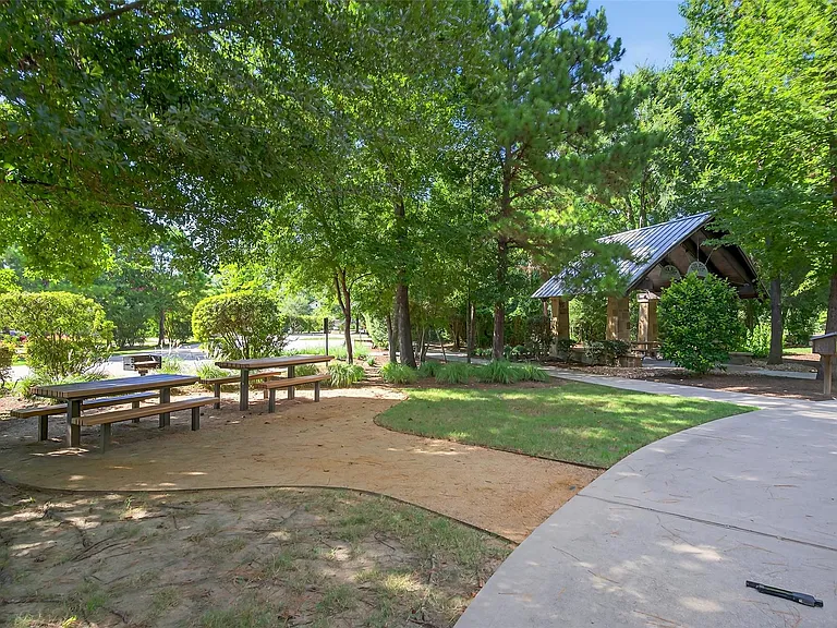 146 Kinnerly Peak Pl — Photo 46