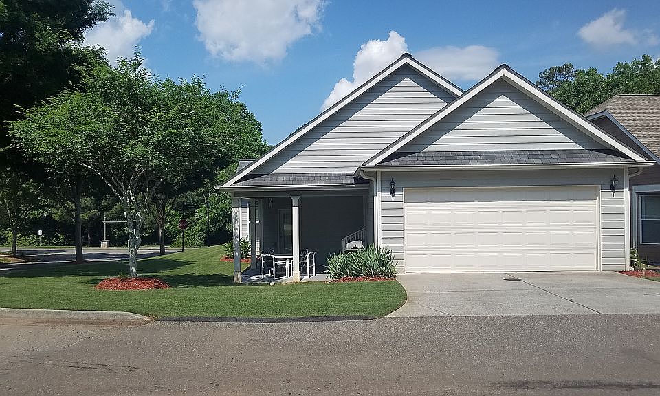 2nd image of 513 Lakefront Dr